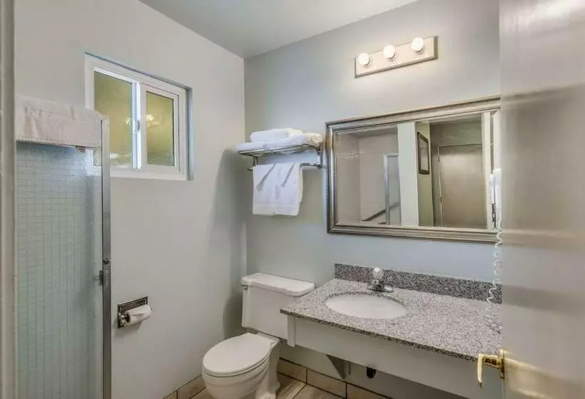 スタンダードルーム, Econo Lodge Inn & Suites