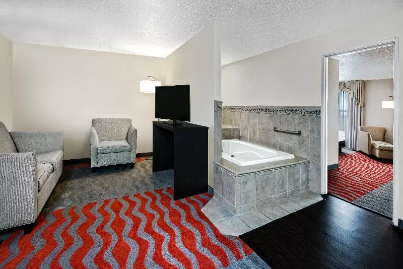 اتاق استاندارد با تخت بزرگ برای معلولان, Holiday Inn & Suites College Station Aggieland, An Ihg
