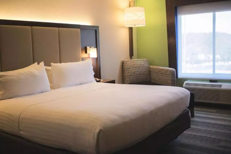 身障者適用スイートルーム, Holiday Inn Express & Suites Columbia I 26 @ Harbison Blvd, An Ihg