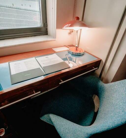 带大床的高级房间, Hugo