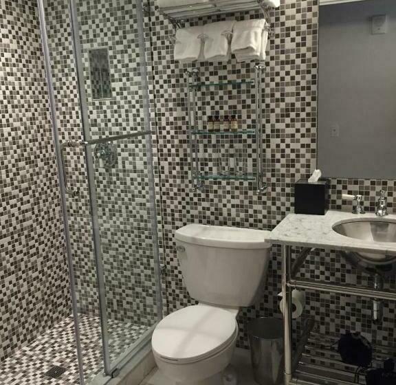 带大床的豪华间, Hugo