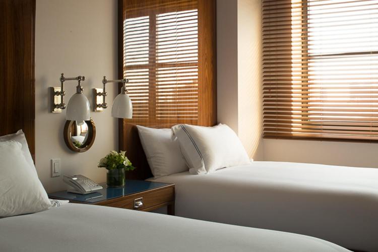 四人豪华间, Hugo