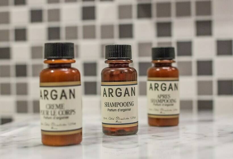 高级大房间, Hugo