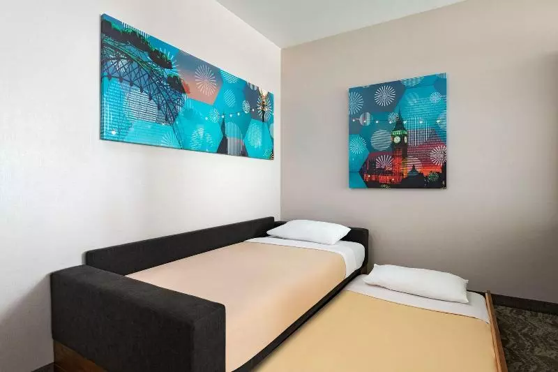 スタンダードスタジオ, Springhill Suites By Marriott Anaheim Maingate