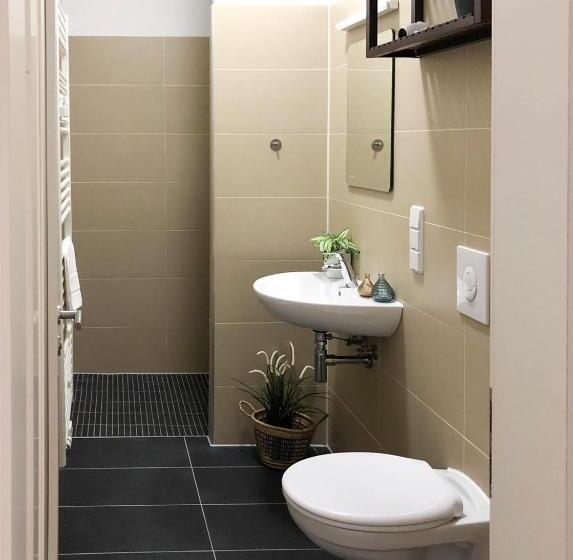 اتاق استاندارد یک نفره, Pension Absolut Berlin