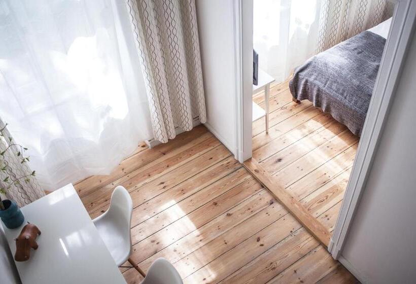 سوییت, Pension Absolut Berlin