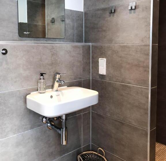 سوییت, Pension Absolut Berlin