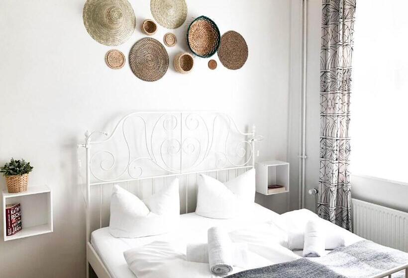 اتاق اکونومی, Pension Absolut Berlin