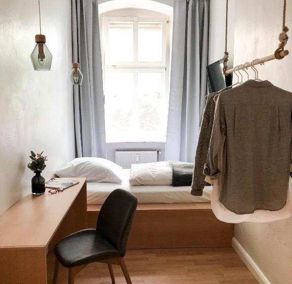 اتاق استاندارد یک نفره, Pension Absolut Berlin