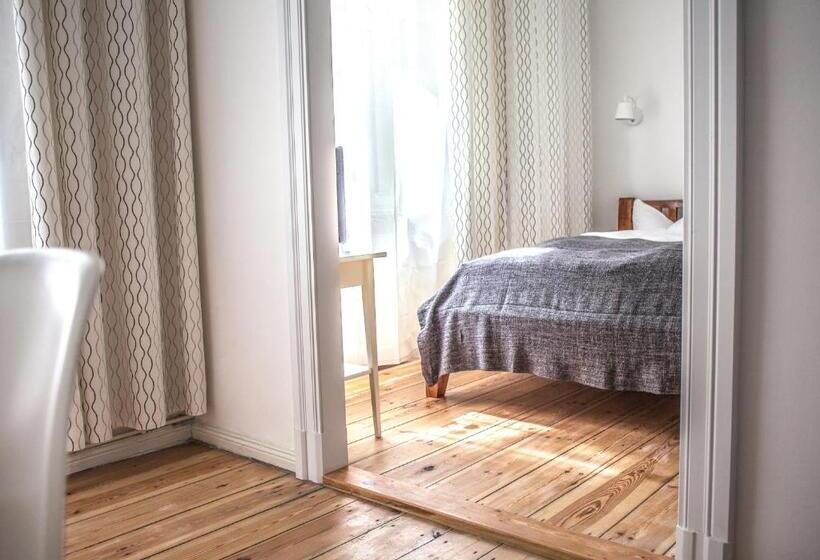 سوییت, Pension Absolut Berlin