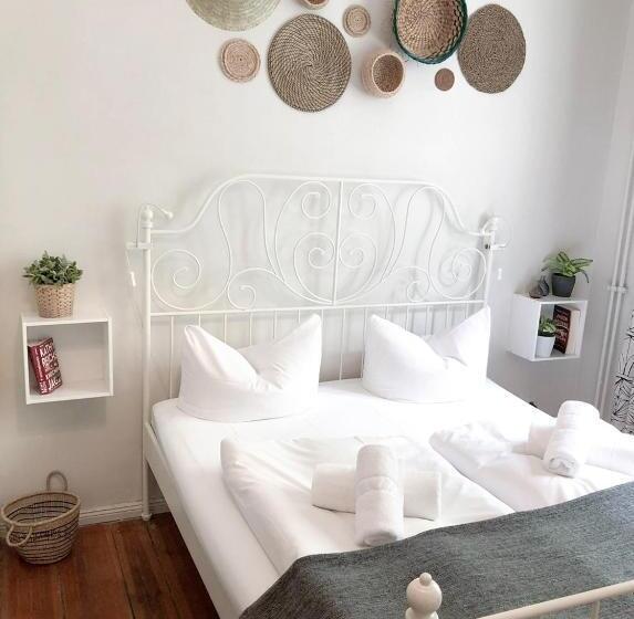 اتاق اکونومی, Pension Absolut Berlin