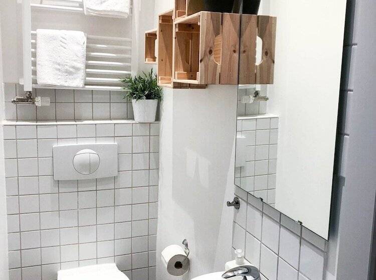 اتاق استاندارد با سرویس بهداشتی مشترک, Pension Absolut Berlin