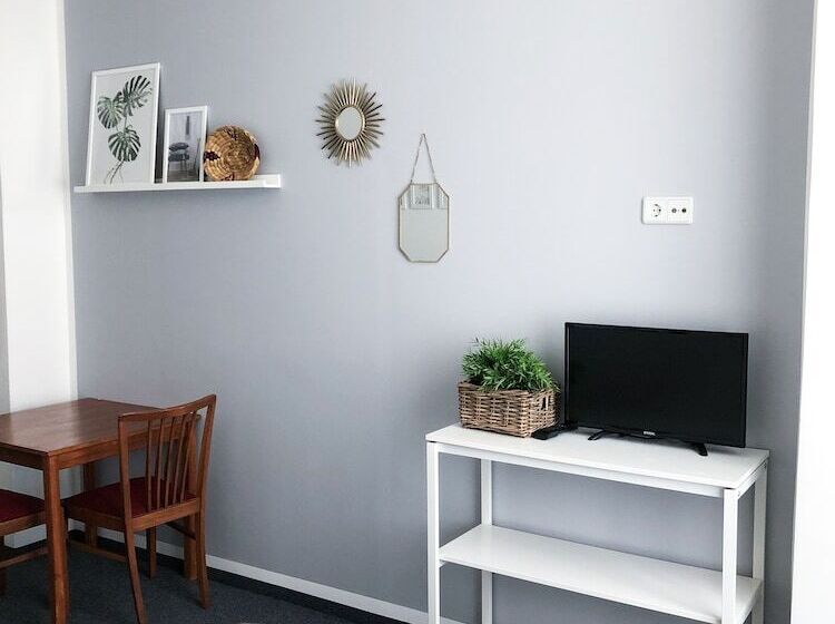 اتاق استاندارد با سرویس بهداشتی مشترک, Pension Absolut Berlin