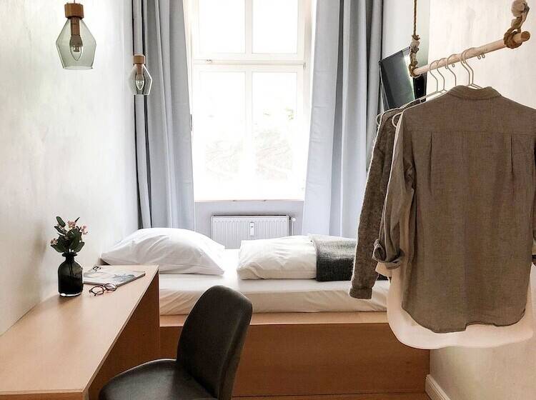 اتاق استاندارد یک نفره, Pension Absolut Berlin