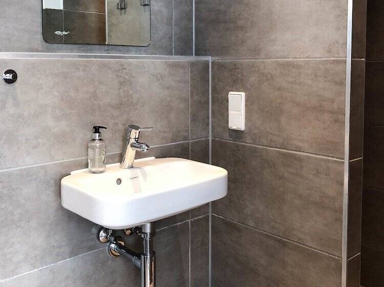 سوییت, Pension Absolut Berlin