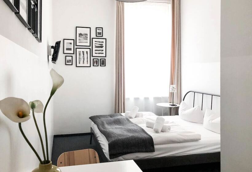 اتاق استاندارد با سرویس بهداشتی مشترک, Pension Absolut Berlin