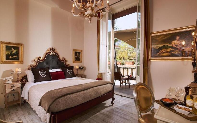 اتاق لوکس با بالکن, Villa Tower Inn