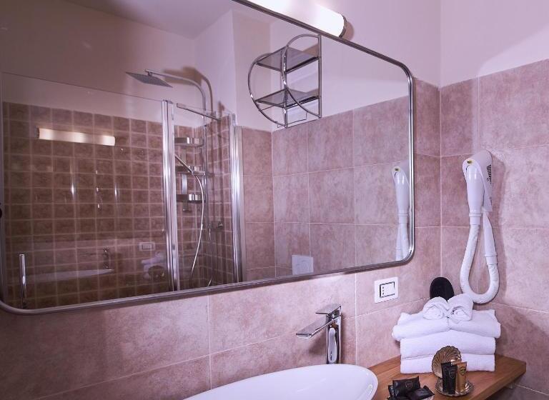 Chambre Deluxe avec Balcon, Villa Tower Inn