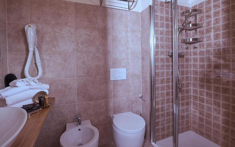 Chambre Deluxe avec Balcon, Villa Tower Inn