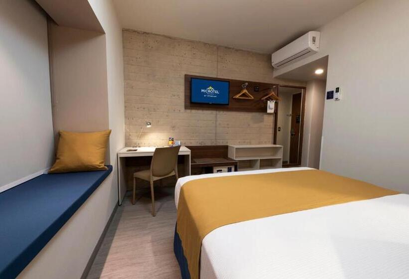 适合残疾人使用的标准间, Microtel Inn & Suites By Wyndham Guadalajara Sur