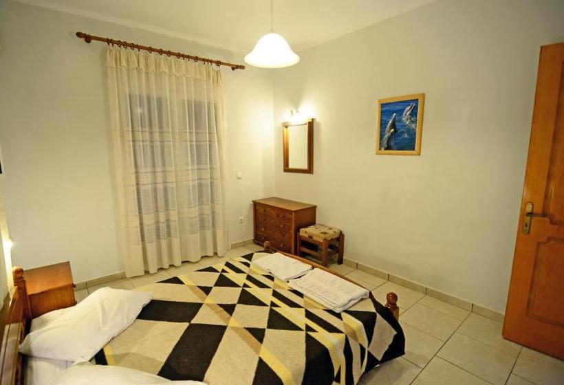 آپارتمان خانوادگی, Acapulco Marinos Apartments Adults Only