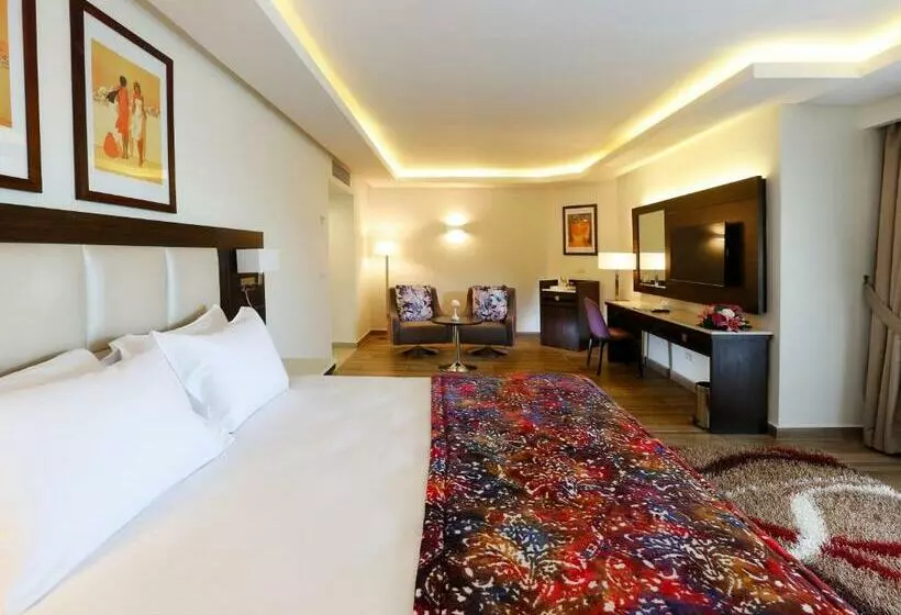 سوییت جونیور با چشم‌انداز استخر, Pickalbatros White Beach Resort  Hurghada
