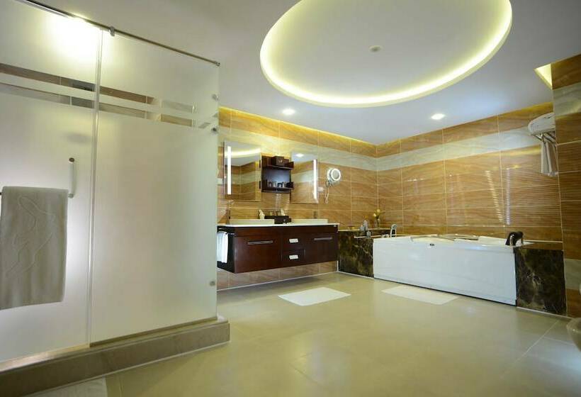 سوییت جونیور با چشم‌انداز استخر, Pickalbatros White Beach Resort  Hurghada