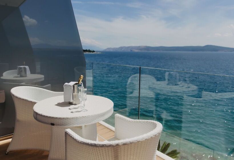 Номер Superior Вид на Море с Балконом, Luxury Hotel Amabilis