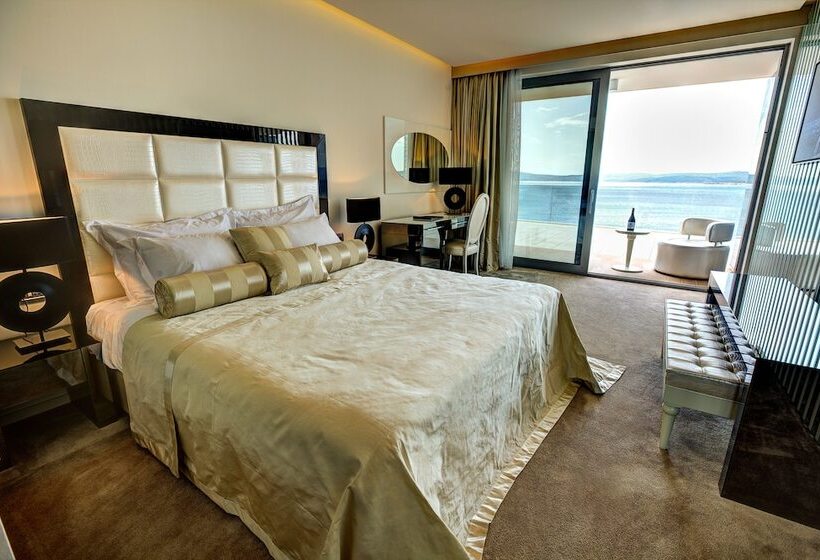 اتاق لوکس با چشم‌انداز دریا, Luxury Hotel Amabilis