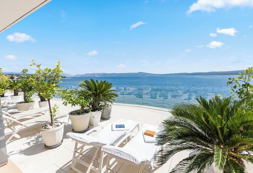 Номер Deluxe Вид на Море, Luxury Hotel Amabilis