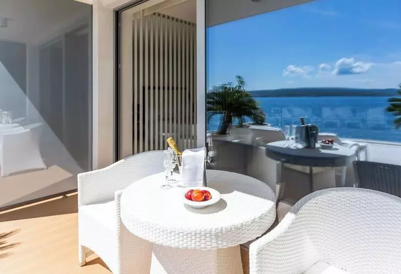 オーシャンビューデラックスルーム, Luxury Hotel Amabilis