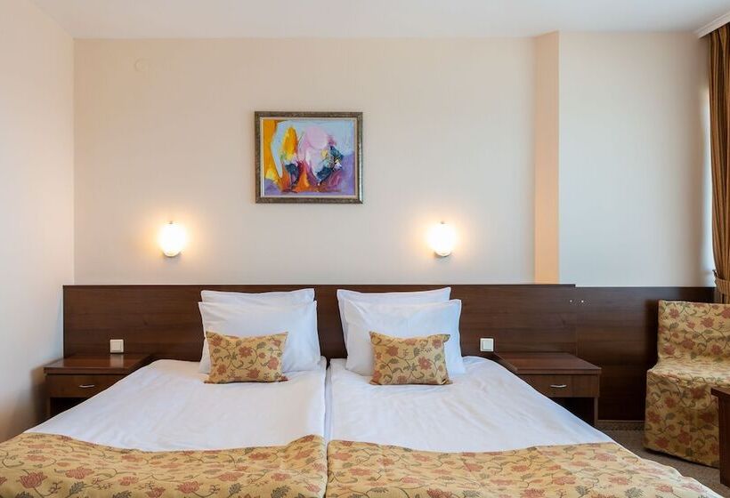 غرفة قياسية مطلة على المتنزه, Burgas Beach