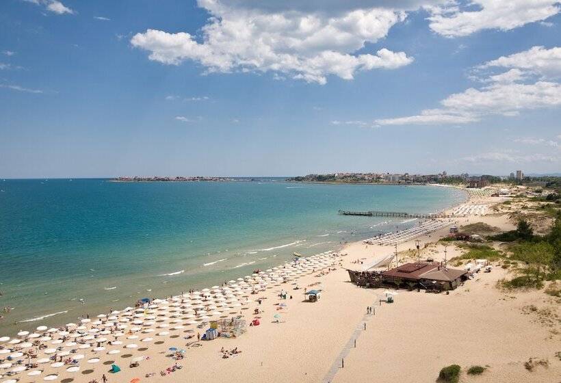 غرفة قياسية ثلاثية ذات إطلالة جانبية على البحر, Burgas Beach