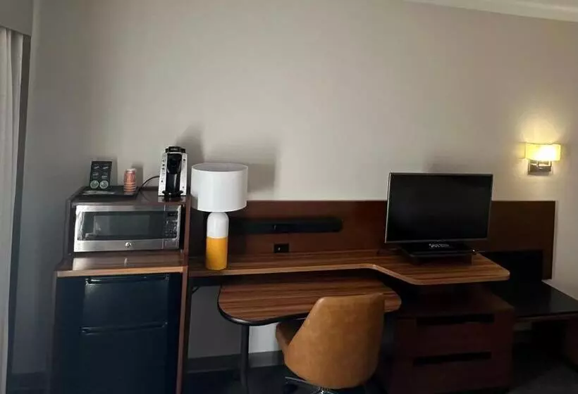 キングサイズベッドのスタンダードルーム, Comfort Inn & Suites Akron South