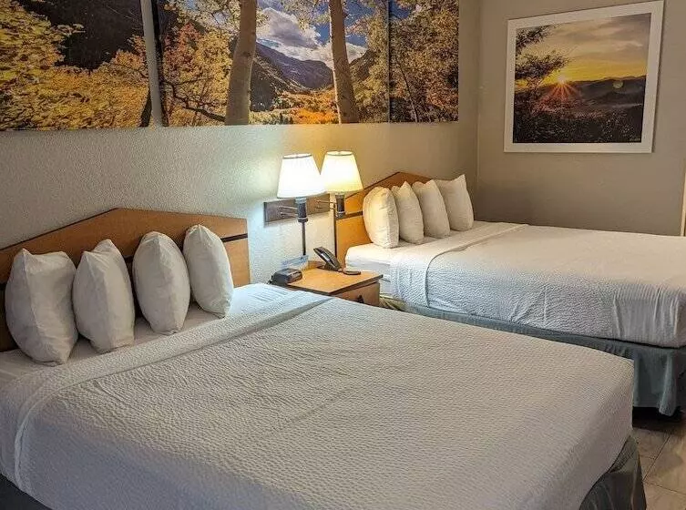 ２ダブルベッドのスタンダードルーム, Days Inn & Suites By Wyndham Castle Rock