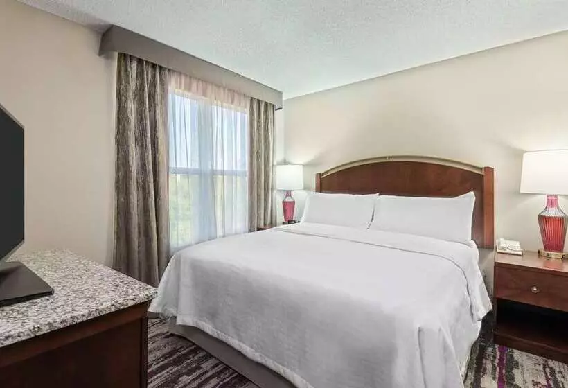 スイート, Embassy Suites Springfield