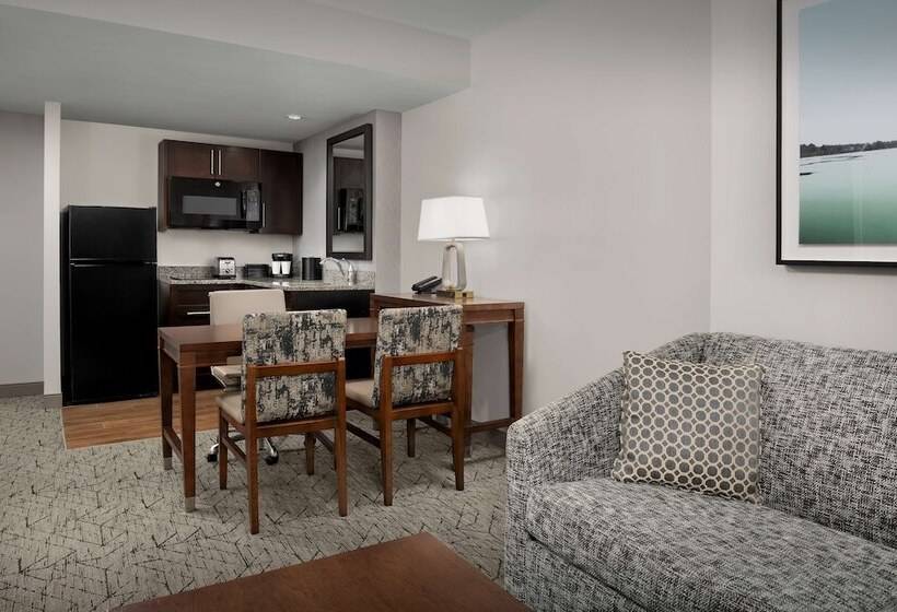 מיטת קינג בסוויטה, Embassy Suites Springfield