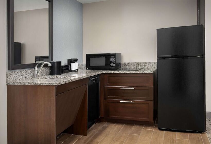 스위트, Embassy Suites Springfield