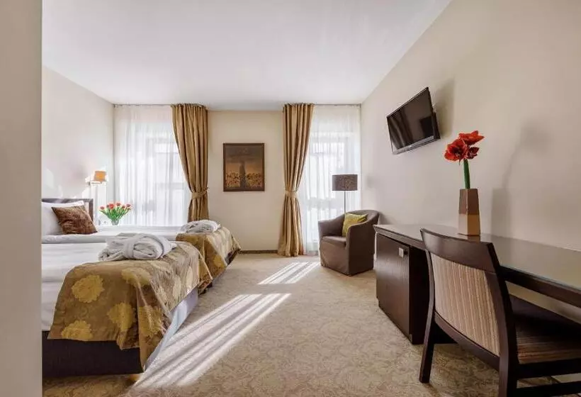اتاق کلاس بیزنس, Euterpe