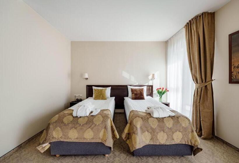 اتاق کلاس بیزنس, Euterpe