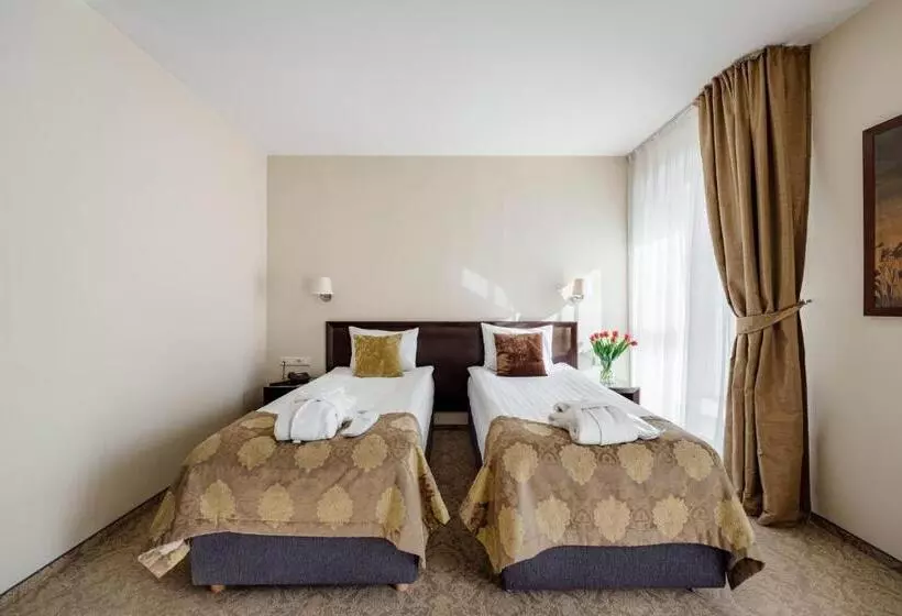 اتاق کلاس بیزنس, Euterpe