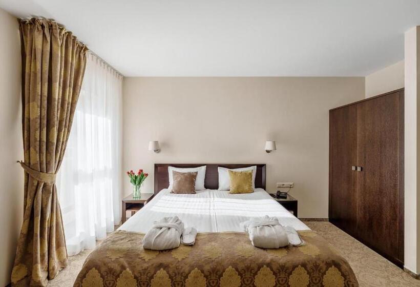 اتاق کلاس بیزنس, Euterpe