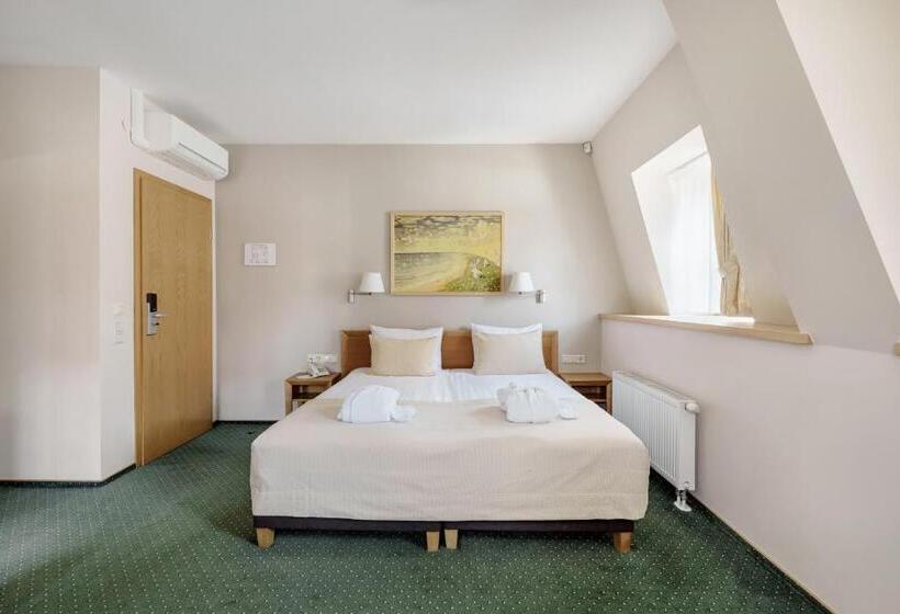 اتاق کلاس بیزنس, Euterpe