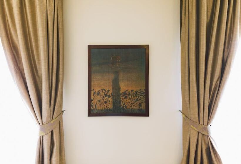 اتاق کلاس بیزنس, Euterpe