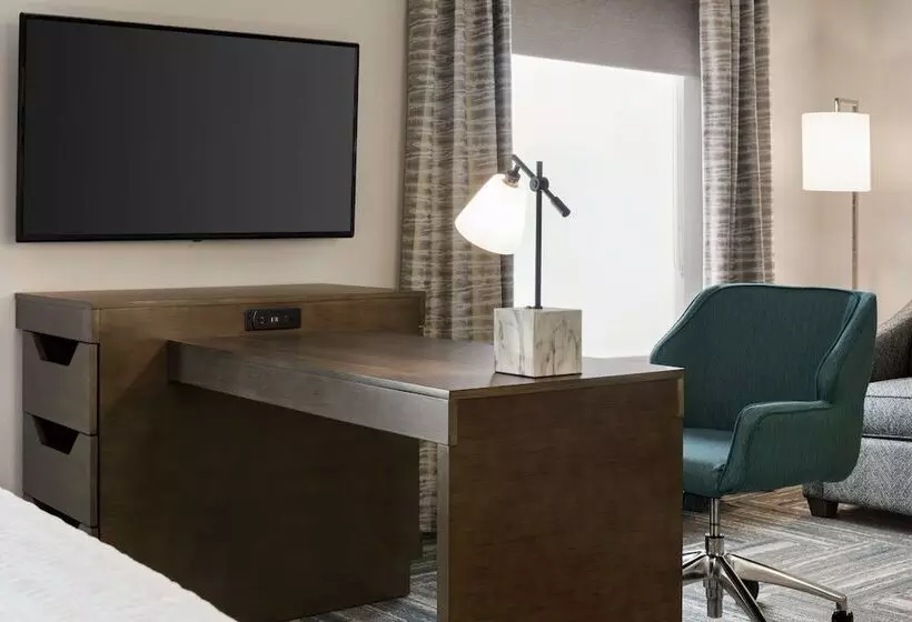 スタンダードスタジオ, Hampton Inn & Suites Salisbury/fruitland