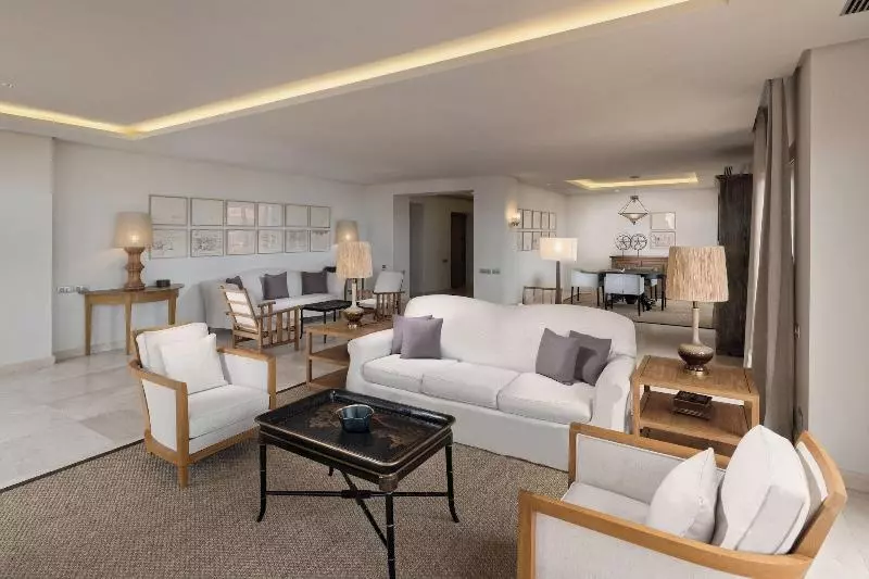 キングサイズベッドのエクゼクティブルーム, Hilton Shijiazhuang