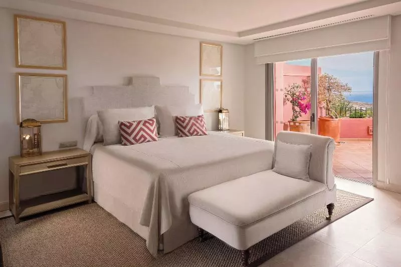 キングサイズベッドのエクゼクティブルーム, Hilton Shijiazhuang