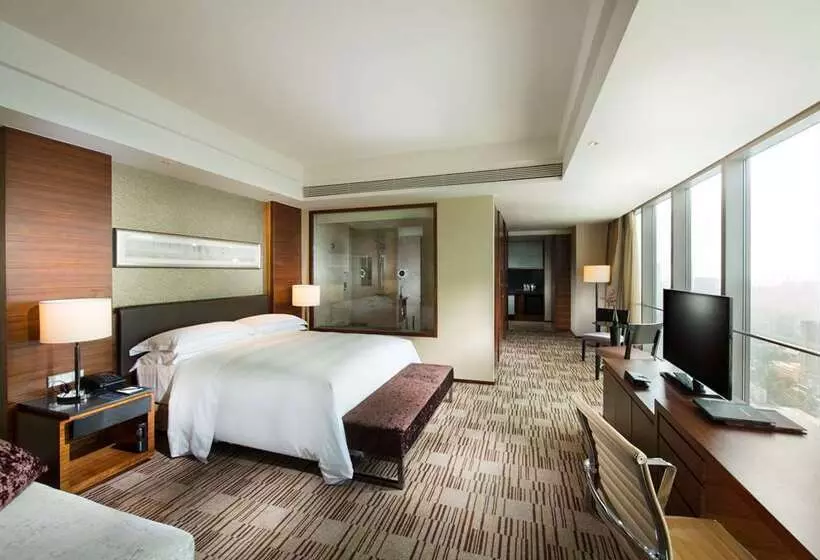 キングサイズベッドのデラックスルーム, Hilton Shijiazhuang