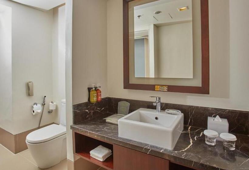 Quarto Estandar Cama King, Holiday Inn & Suites Makati, An Ihg