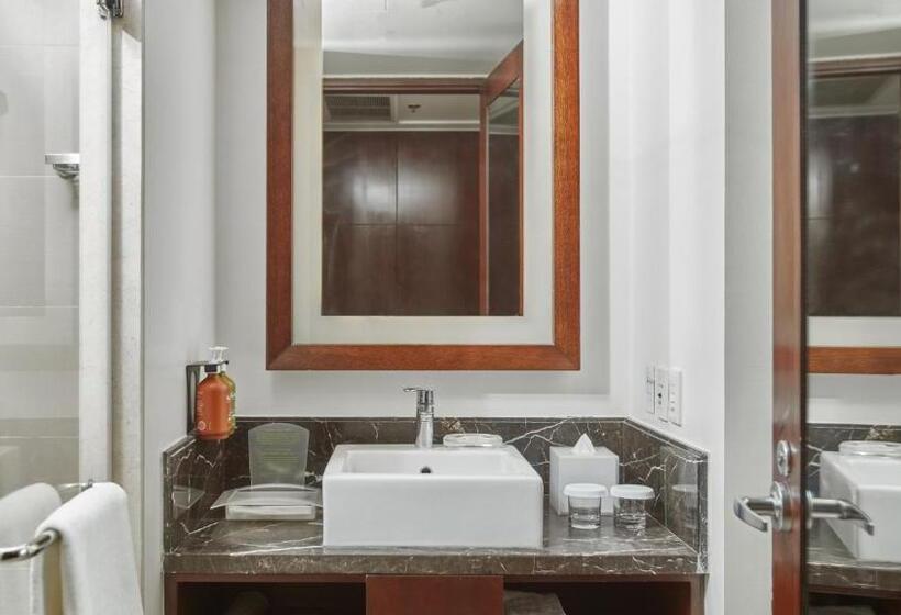 Quarto Estandar Cama King, Holiday Inn & Suites Makati, An Ihg